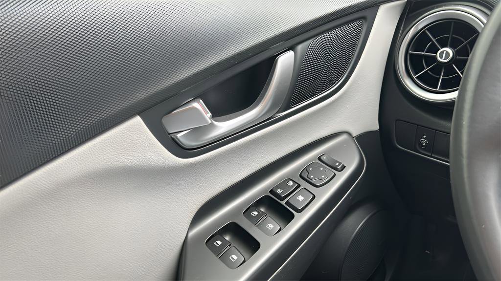 Certified 2022 Hyundai Kona Limited image 18