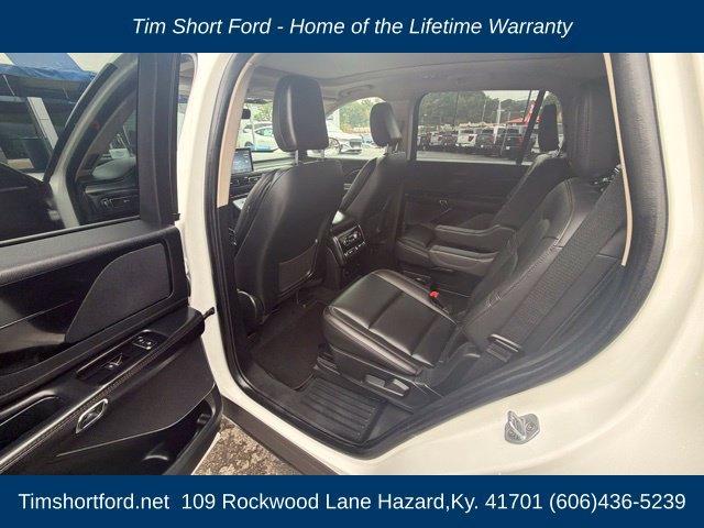 Used 2023 Lincoln Aviator AWD w/ Premium Package image 14