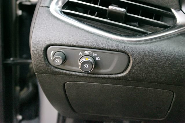 Used 2018 Chevrolet Malibu LT FWD image 14