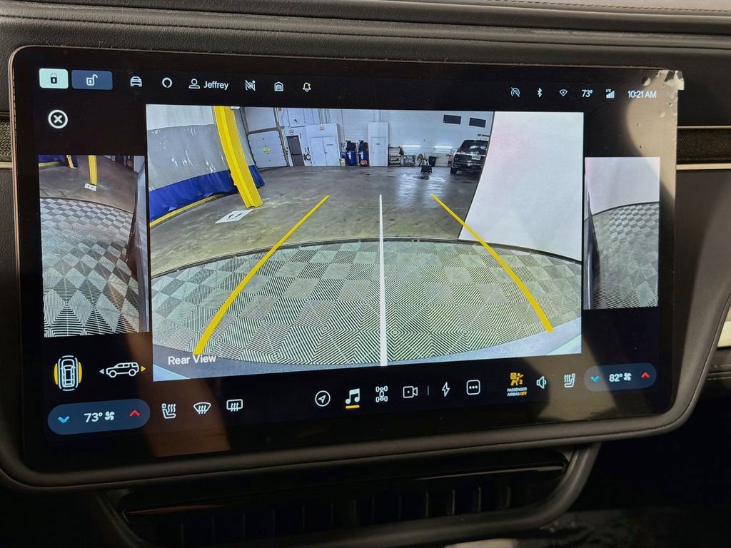Used 2025 Rivian R1S Adventure AWD/4WD image 14