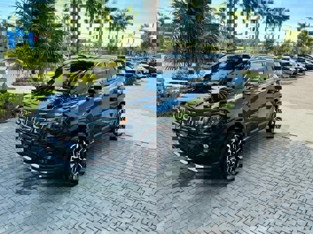 Used 2022 Jeep Compass Limited image 3