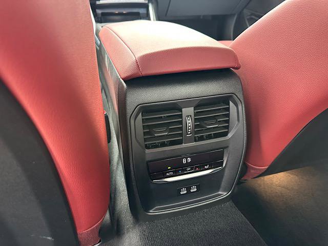 Certified 2024 BMW 330i xDrive Sedan image 21