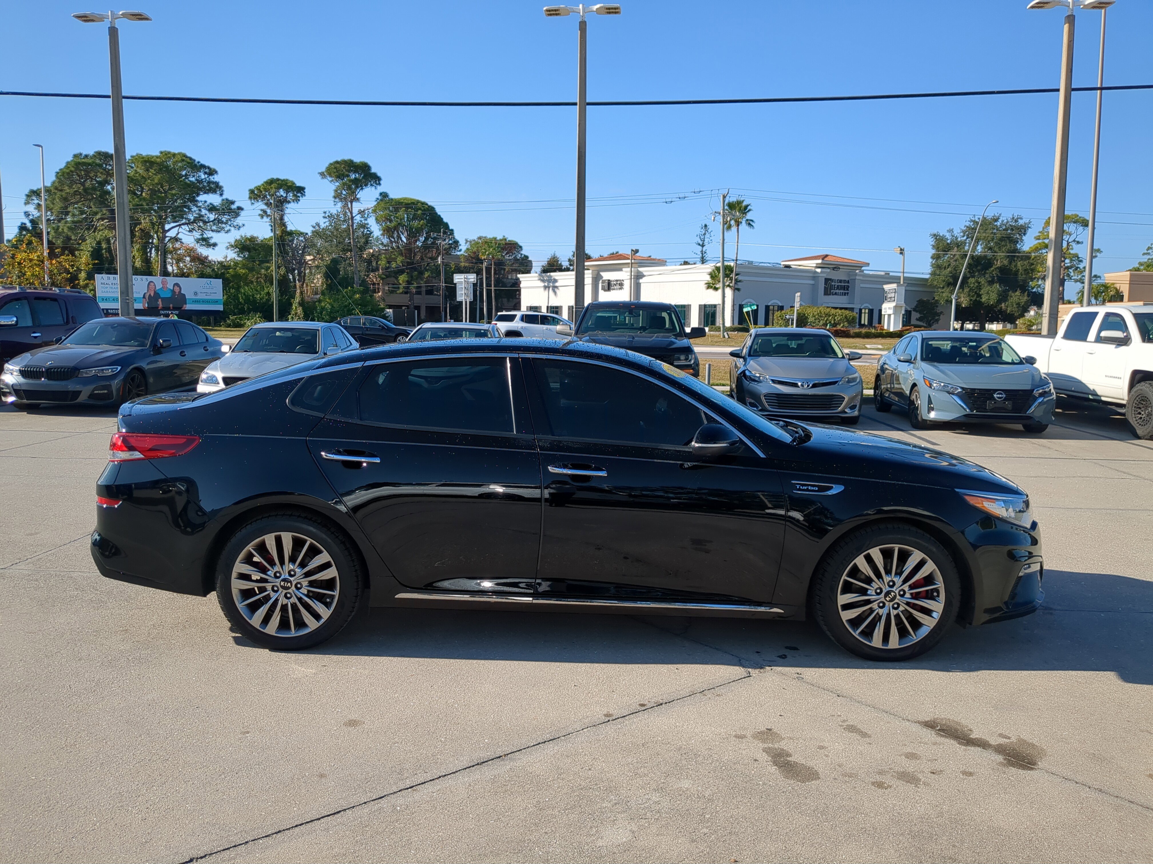 Certified 2019 Kia Optima SX w/ SX Limited (Black) Package image 3
