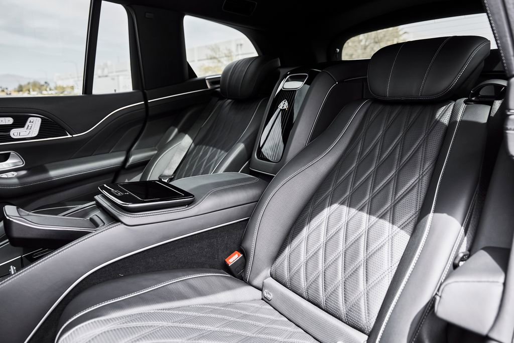 Used 2024 Mercedes-Benz Maybach GLS 600 4MATIC image 43
