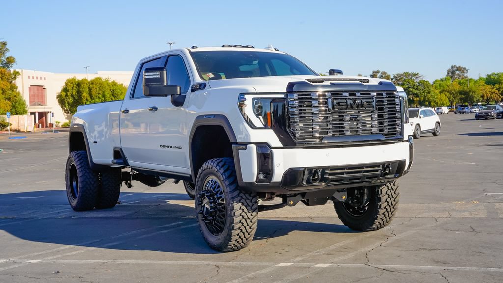 New 2026 GMC Sierra 3500 Denali w/ Denali Reserve Package AWD/4WD image 5