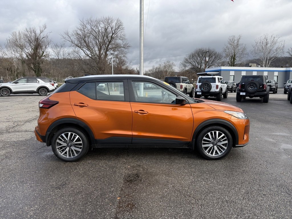 Used 2024 Nissan Kicks SV image 10