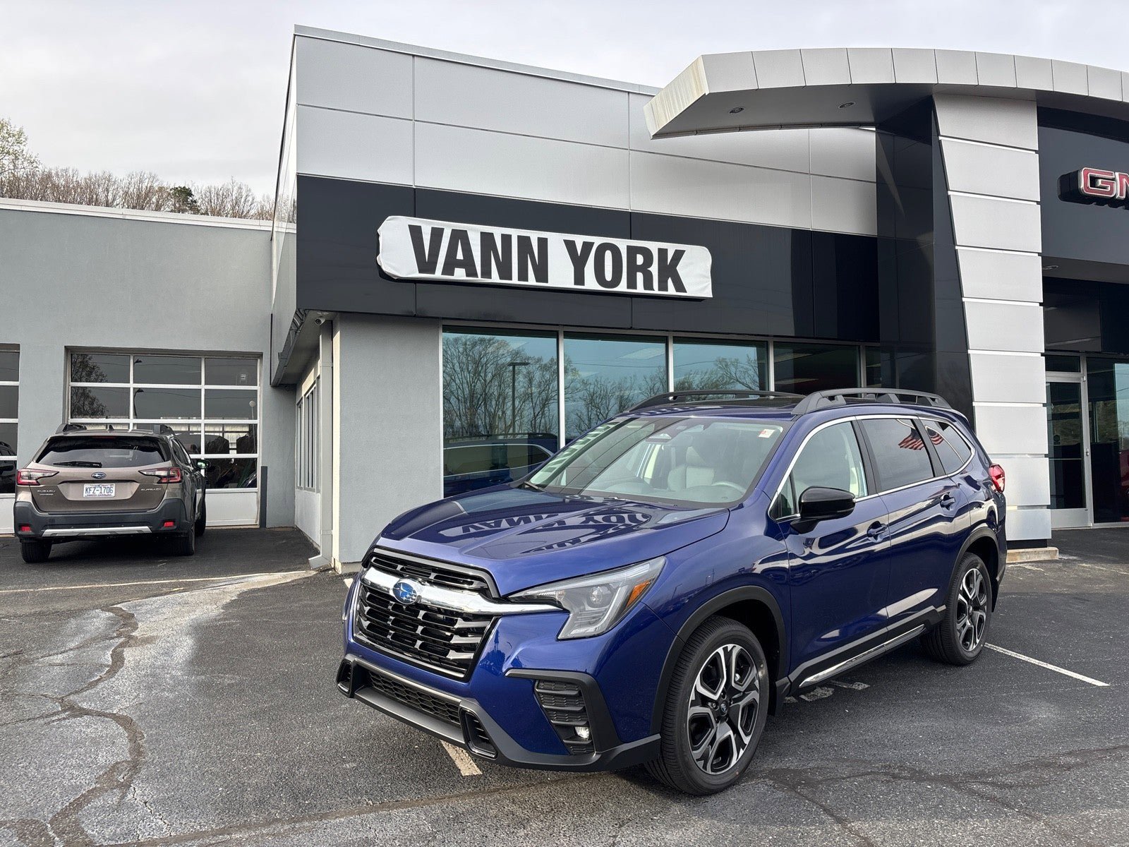New 2026 Subaru Ascent Limited AWD/4WD image 1
