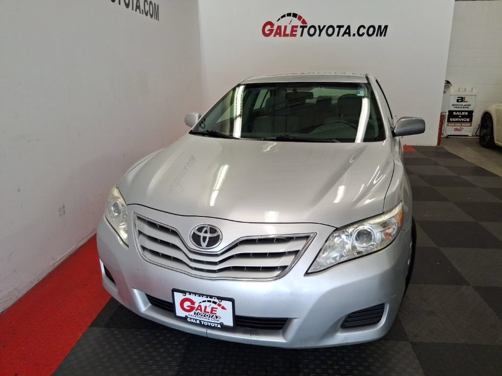Used 2010 Toyota Camry FWD image 2
