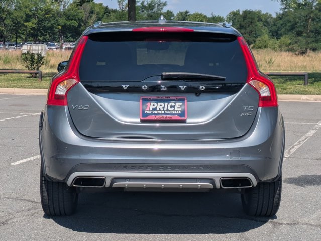Used 2017 Volvo V60 T5 Cross Country Platinum AWD/4WD image 7