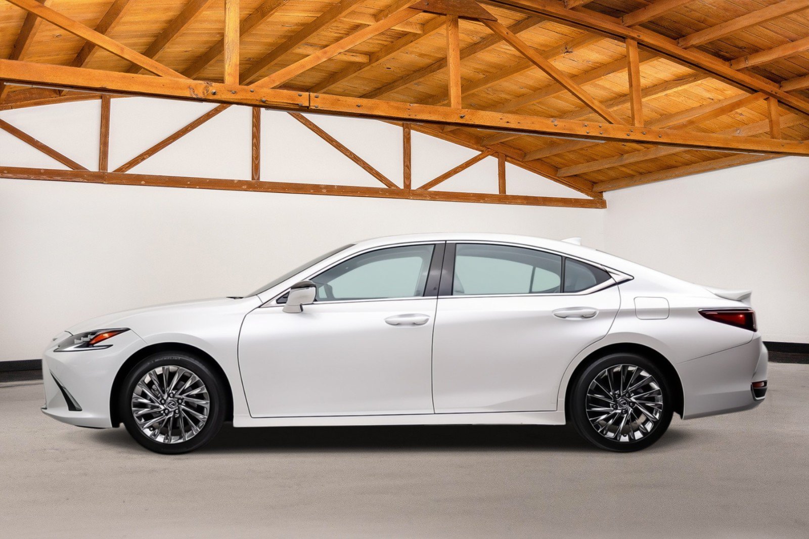Used 2024 Lexus ES 300h w/ Luxury Package FWD image 2