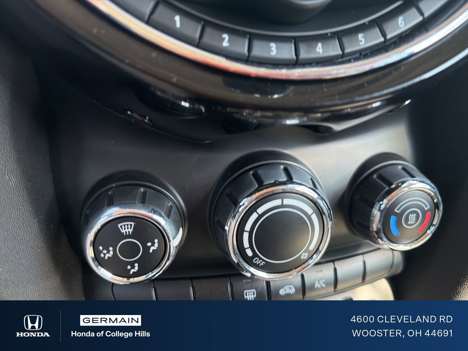 Used 2021 MINI Cooper 2-Door Hardtop image 19