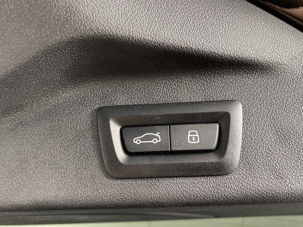 Used 2025 BMW X7 M60i w/ Climate Comfort Package AWD/4WD image 30