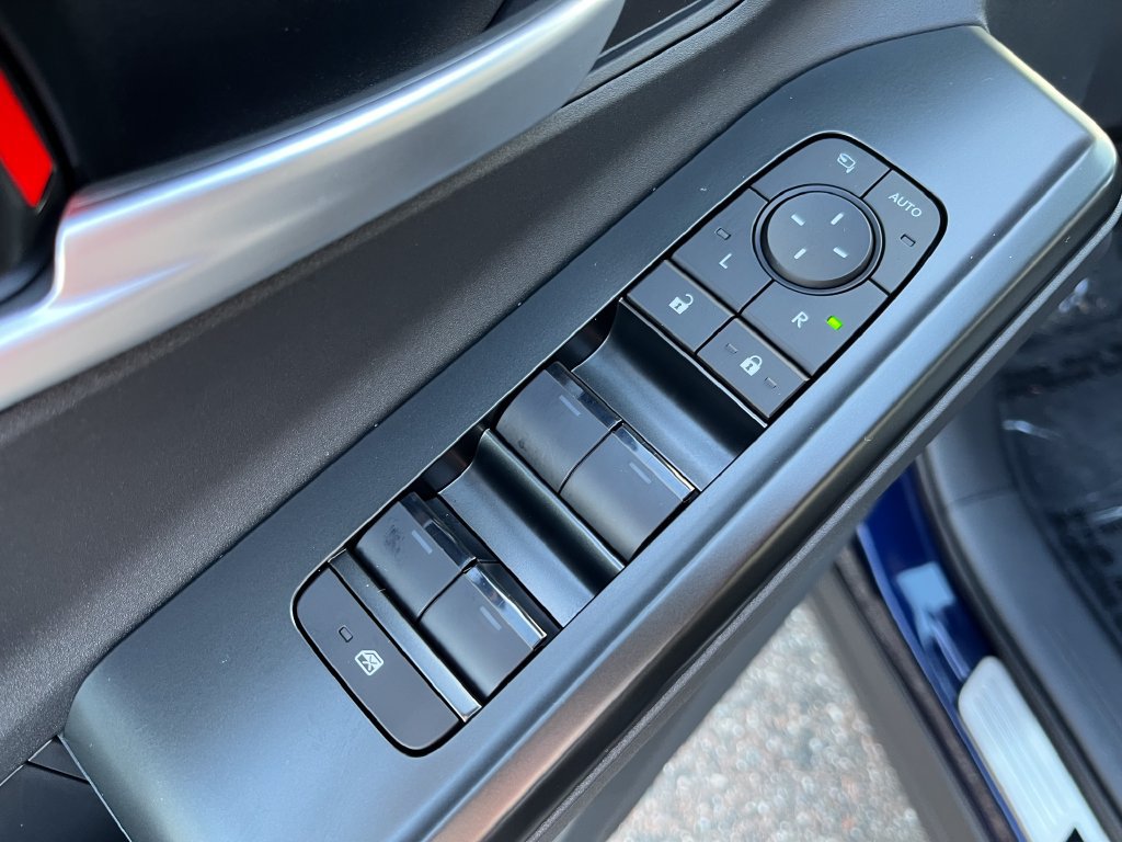 New 2026 Subaru Solterra AWD/4WD image 11