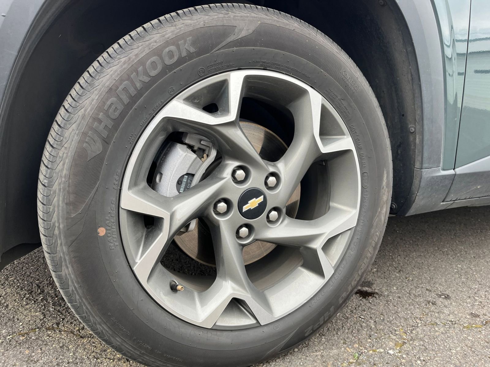 Used 2025 Chevrolet Trax LT FWD image 29