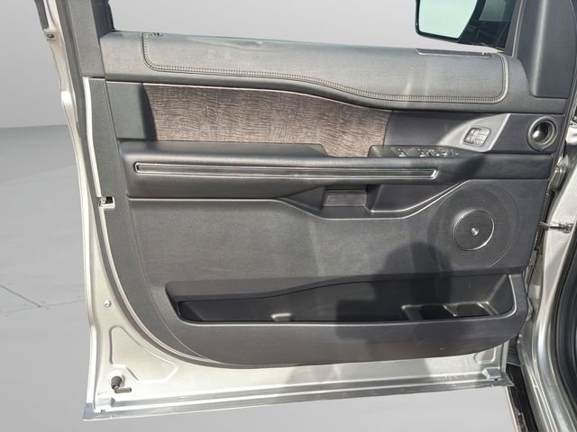 Used 2021 Ford Expedition Limited image 19