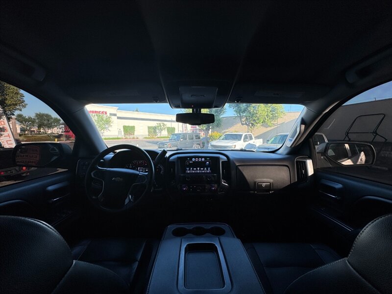 Used 2017 Chevrolet Silverado 1500 LT AWD/4WD image 32