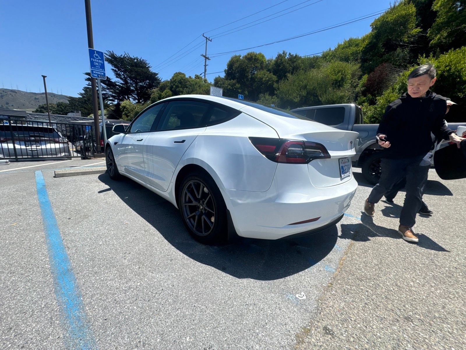 Used 2023 Tesla Model 3 Standard Range RWD image 4