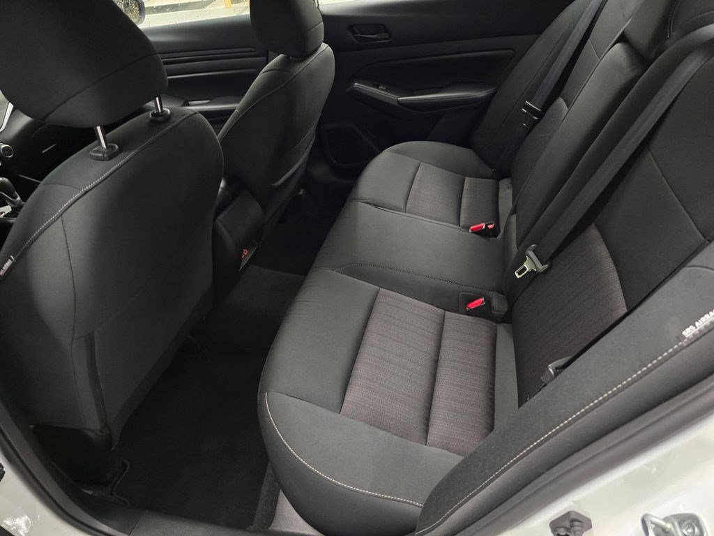 Used 2024 Nissan Altima 2.5 SV FWD image 27