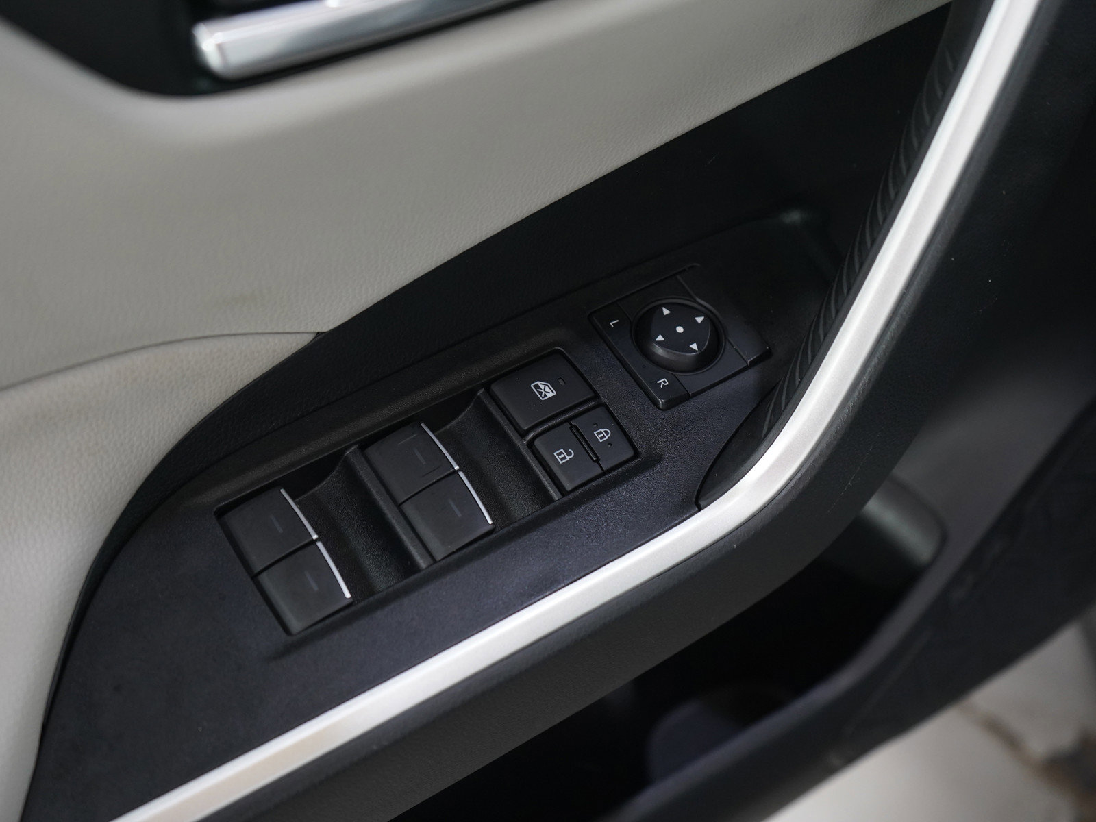 Used 2022 Toyota RAV4 XLE image 20