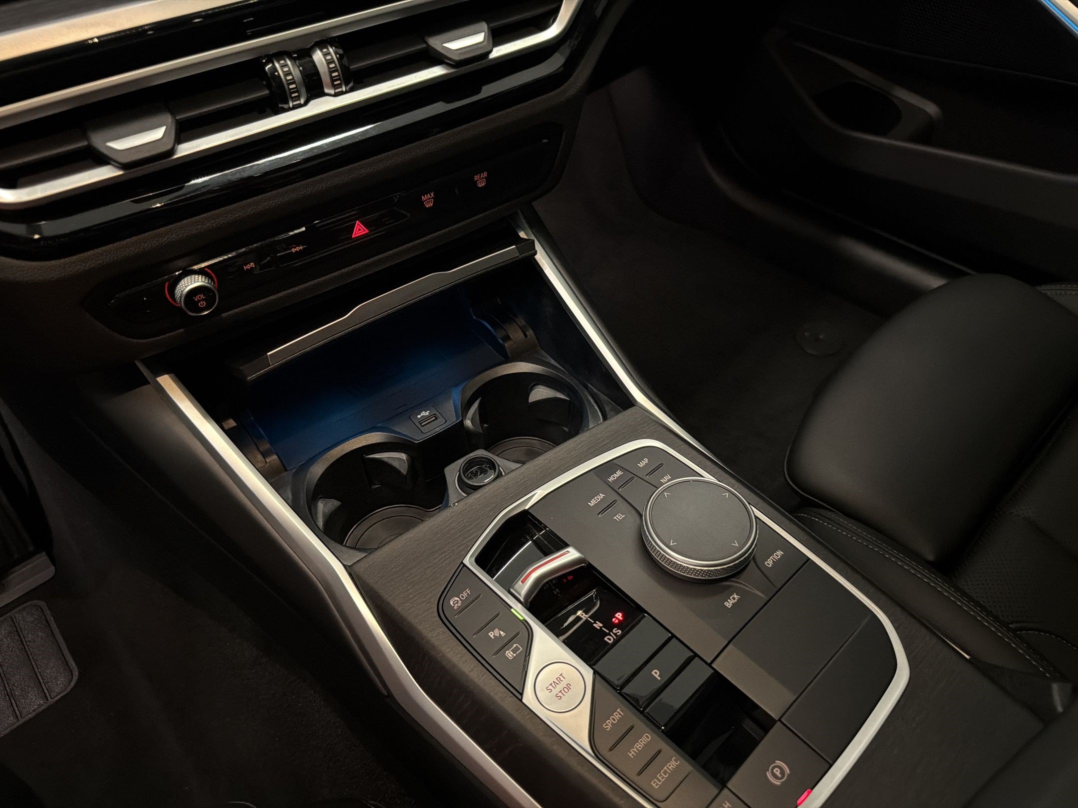 Used 2024 BMW 330e w/ Premium Package RWD image 17