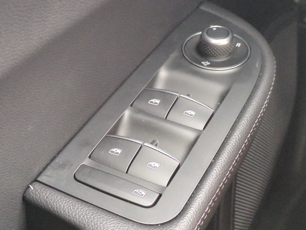 New 2025 Alfa Romeo Giulia w/ Driving Assist Package RWD image 21