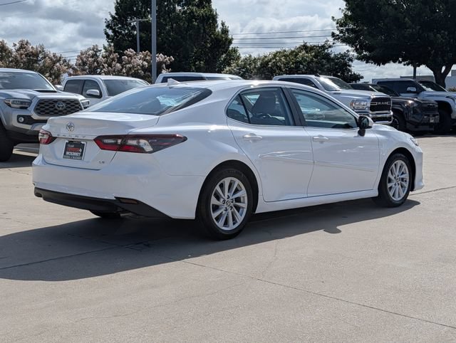 Used 2024 Toyota Camry LE FWD image 5
