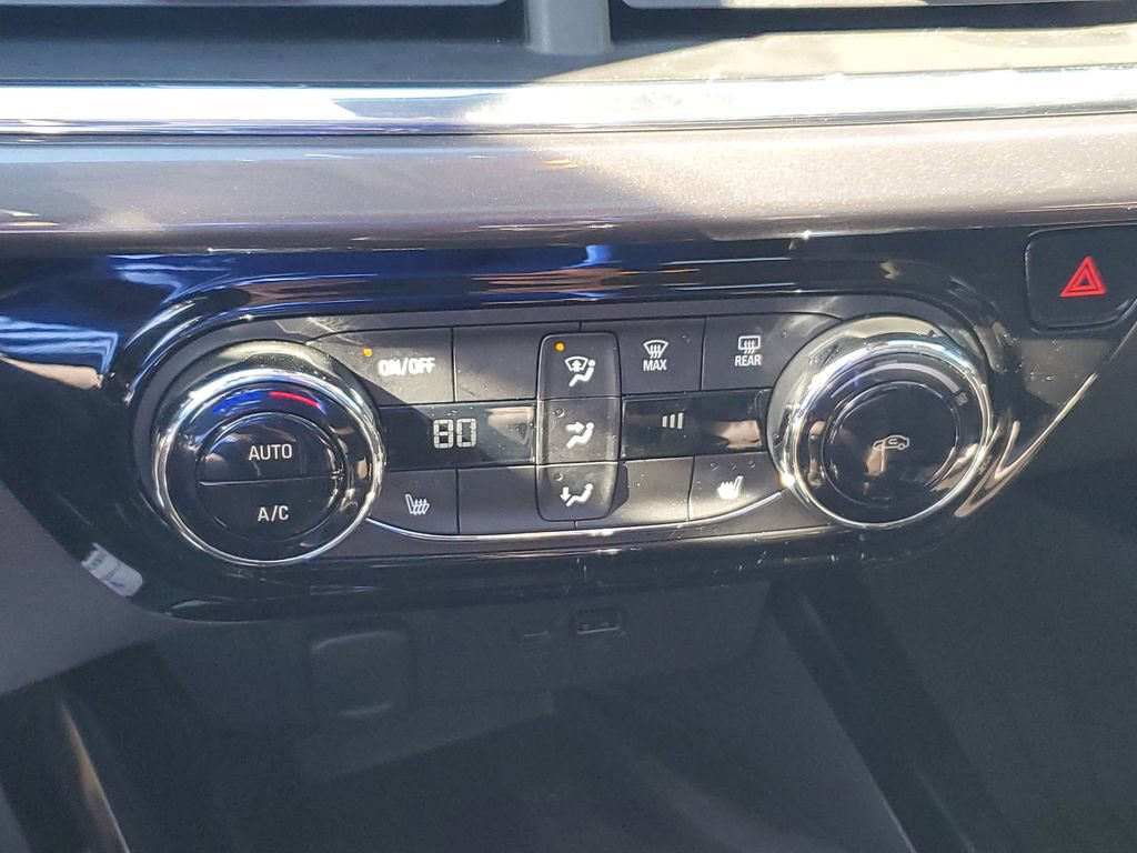 Used 2025 Chevrolet Trax ACTIV w/ Sunroof Package image 21