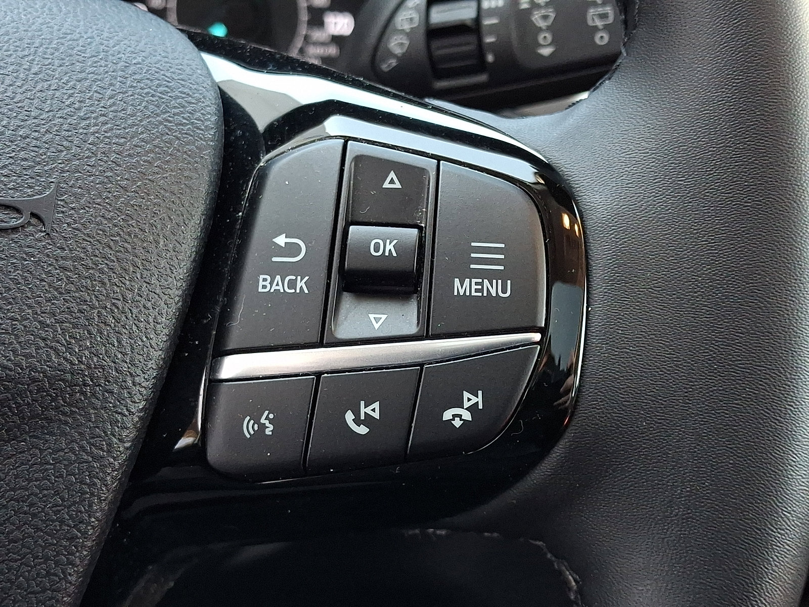 Certified 2022 Ford Escape SE w/ SE Sport Appearance Package AWD/4WD image 26