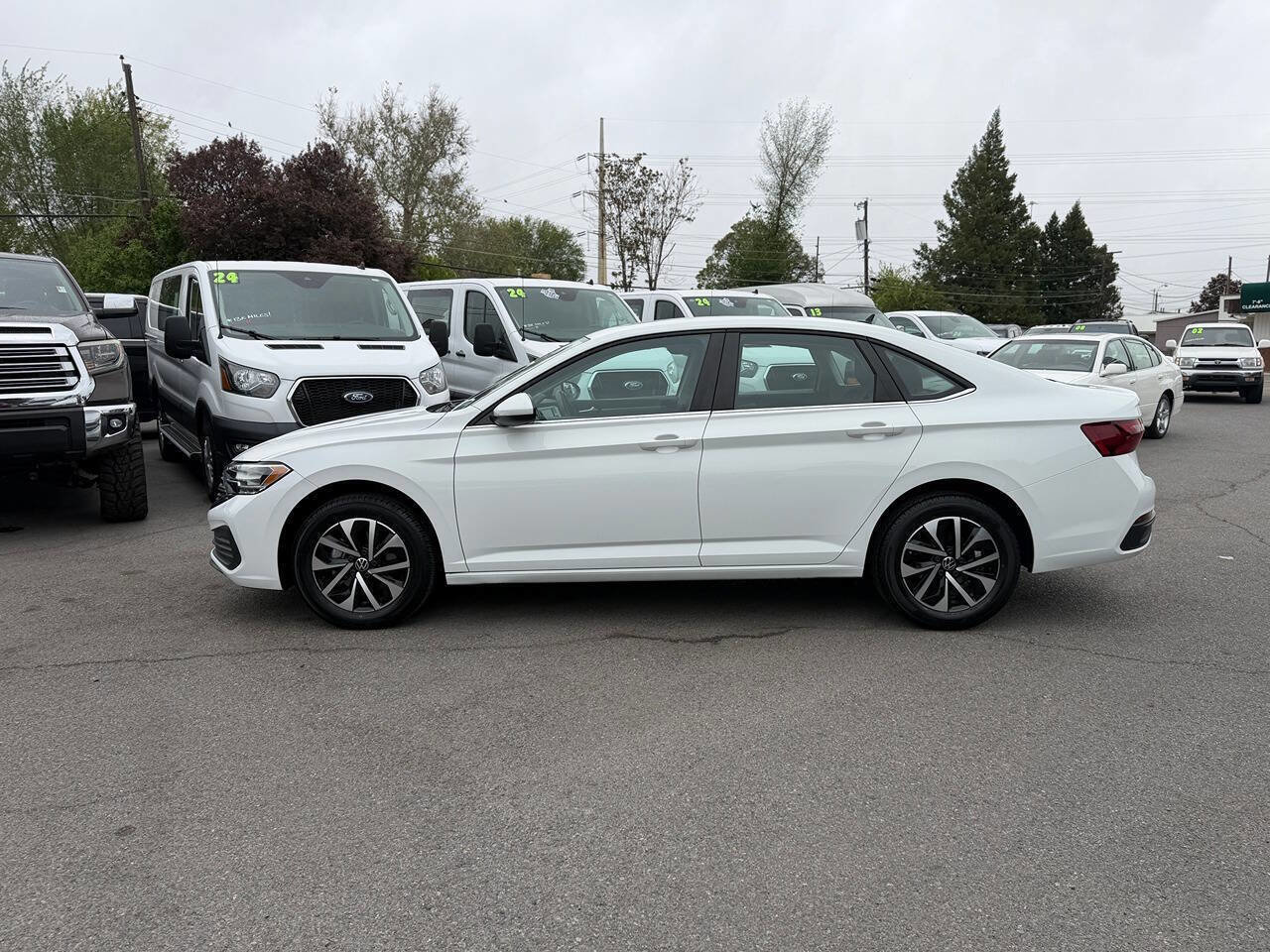 Used 2023 Volkswagen Jetta S image 3