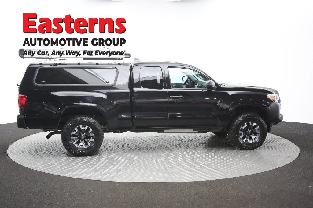 Used 2023 Toyota Tacoma SR AWD/4WD image 46