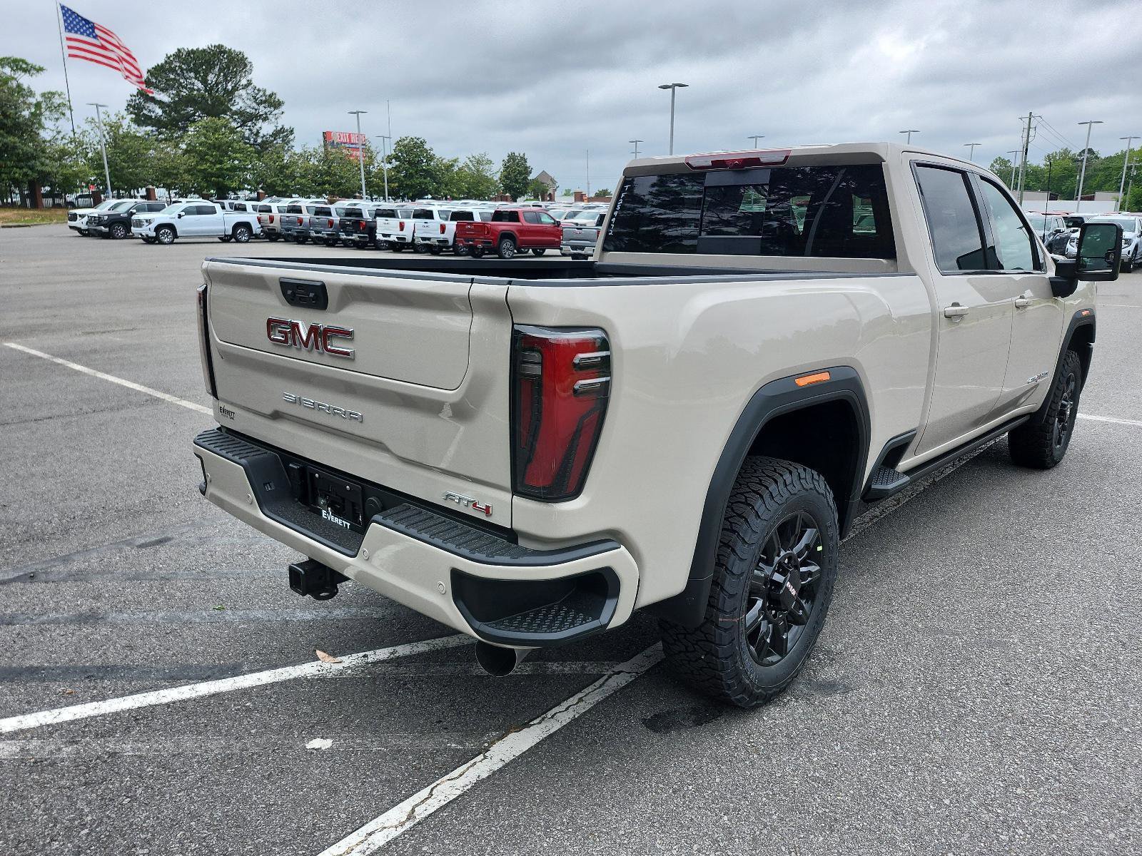 New 2026 GMC Sierra 2500 AT4 w/ AT4 Premium Plus Package AWD/4WD image 3