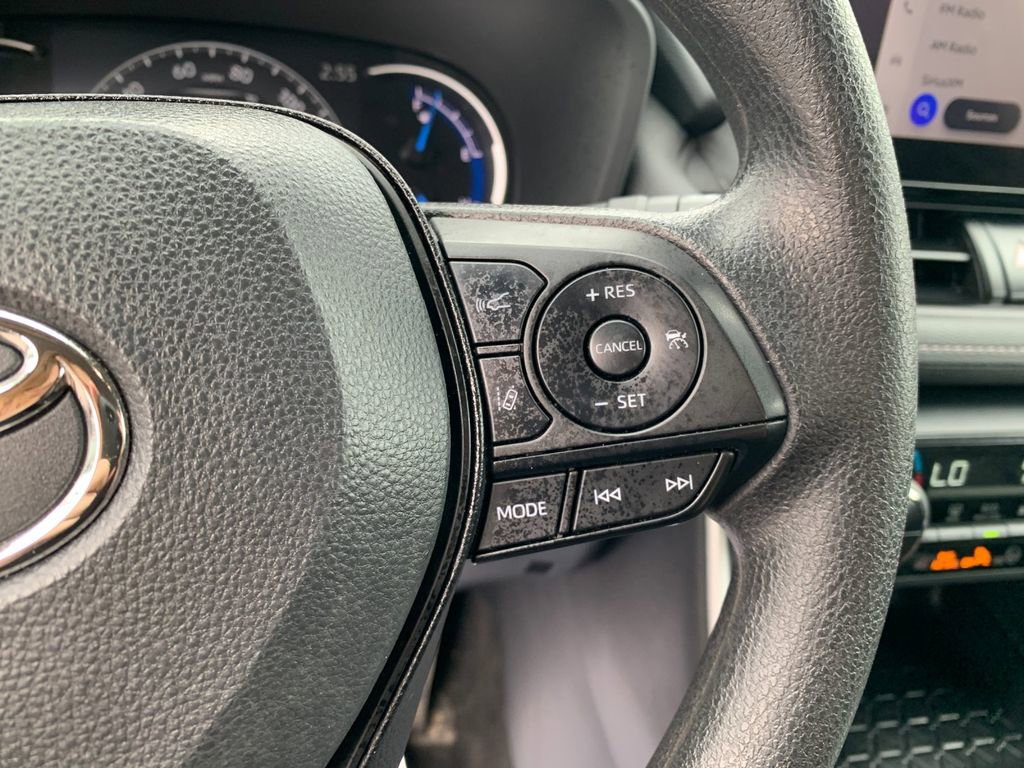 Used 2025 Toyota RAV4 XLE image 29