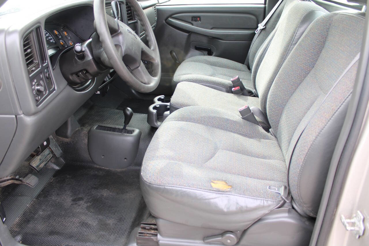 Used 2004 GMC Sierra 1500 W/T w/ Light Duty Power Package image 8