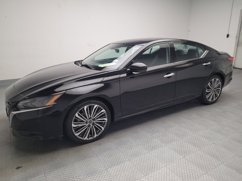 Used 2023 Nissan Altima 2.5 SL image 2