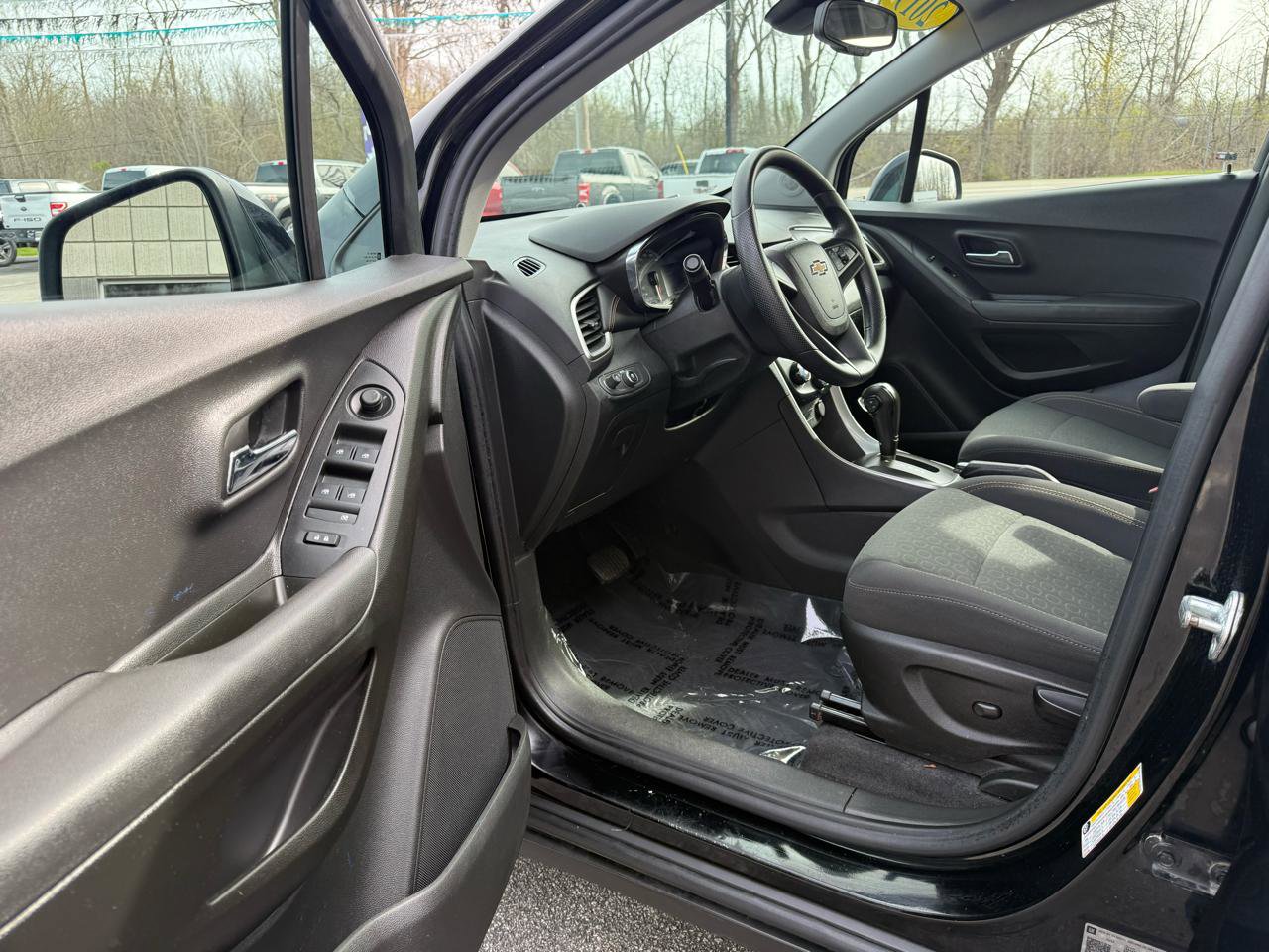 Used 2019 Chevrolet Trax LS FWD image 15