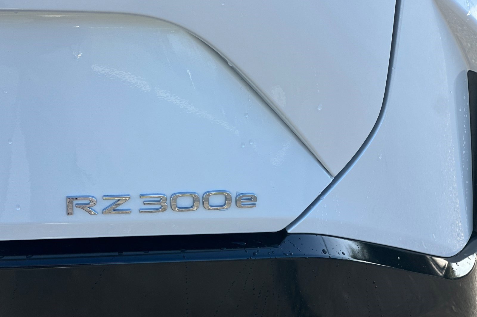 Certified 2025 Lexus RZ 300e w/ Accessory Package (2T) image 38