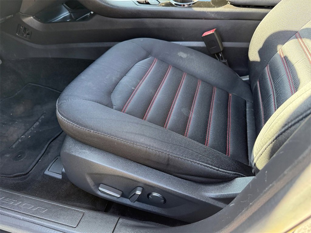 Used 2015 Ford Fusion SE w/ Equipment Group 201A image 17