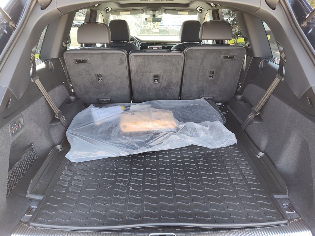 Certified 2025 Audi Q7 2.0T Premium w/ Convenience Package AWD/4WD image 8