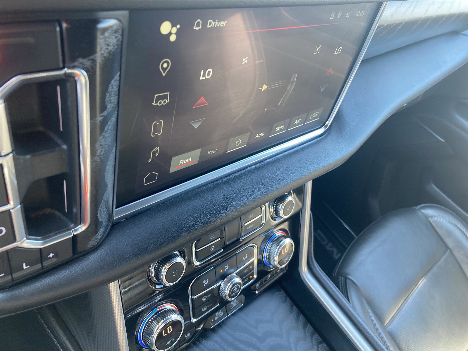 Used 2023 GMC Yukon Denali image 13