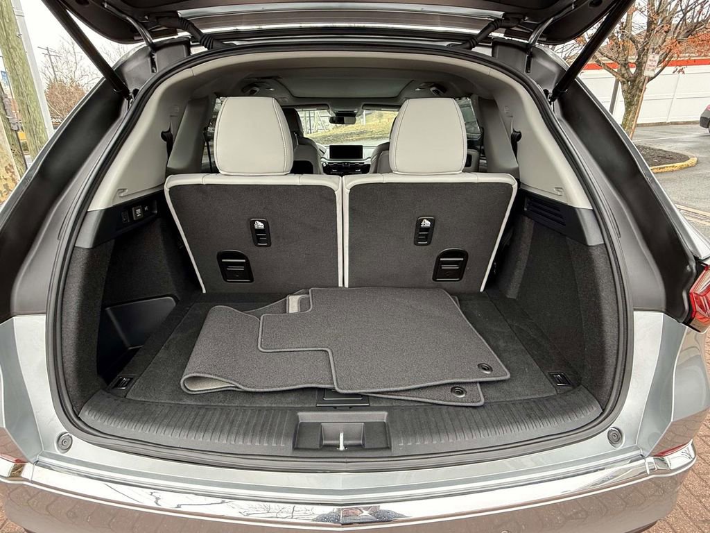 Certified 2025 Acura MDX w/ Technology Package image 8