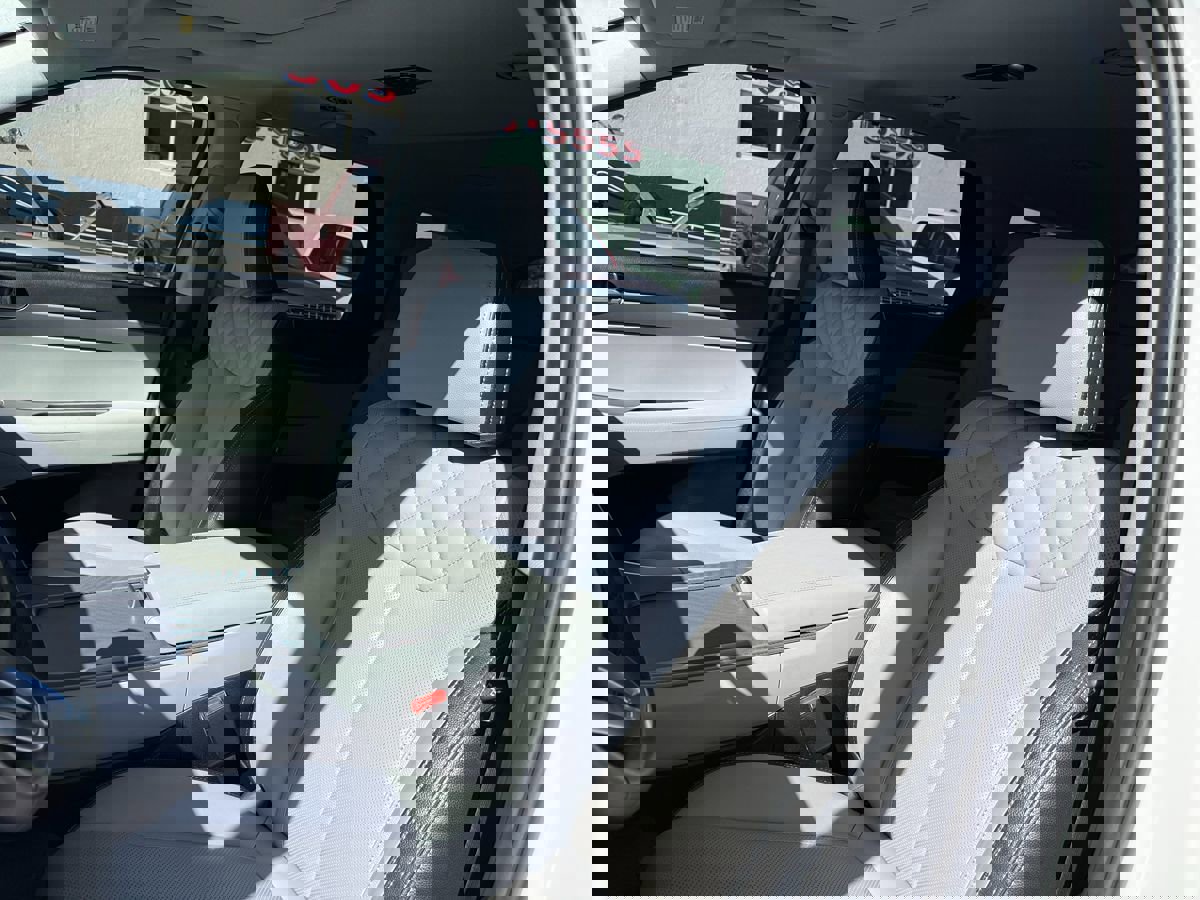 Used 2022 Hyundai Palisade SEL w/ Convenience Package image 12