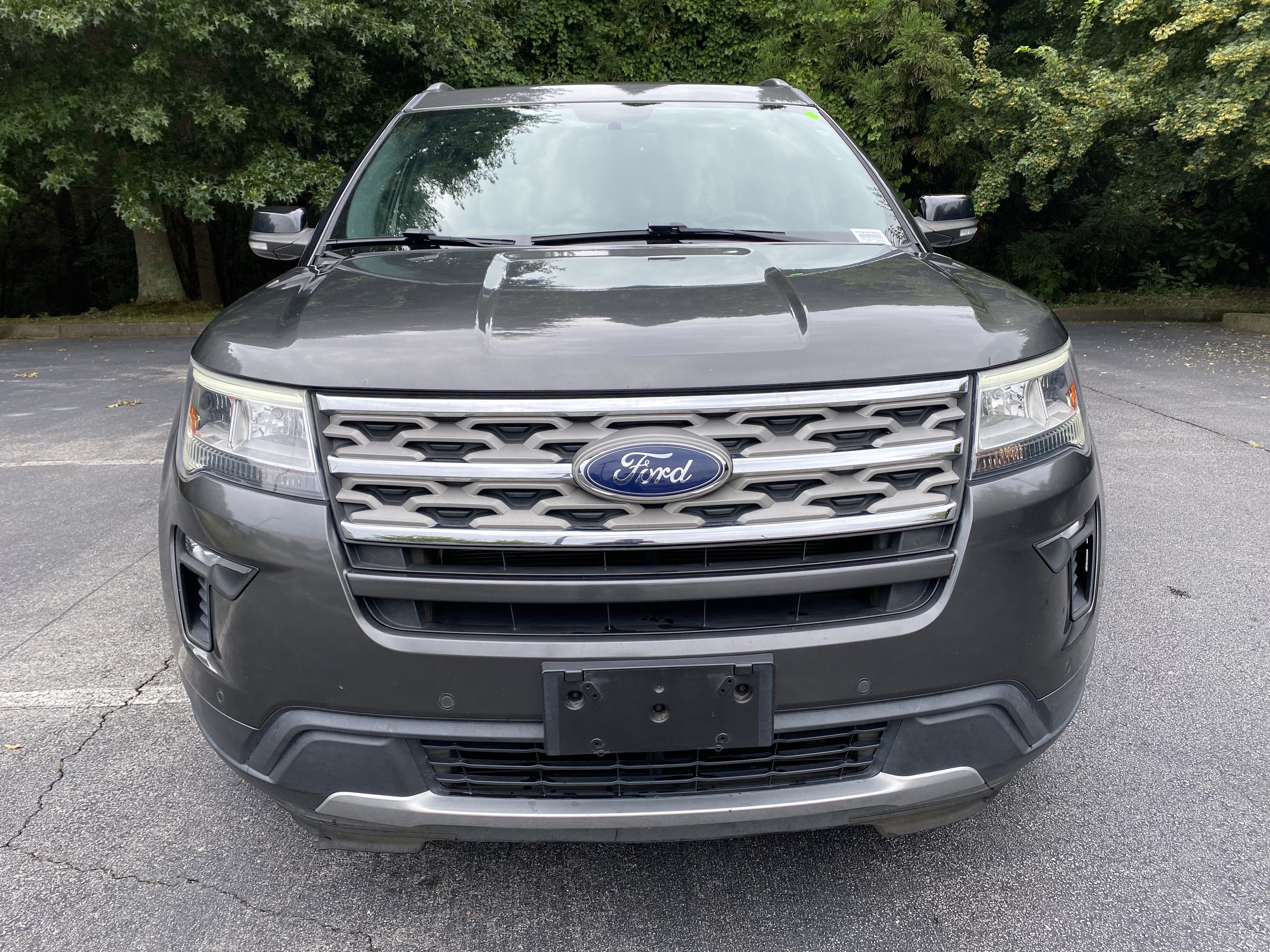 Used 2018 Ford Explorer XLT w/ Equipment Group 202A FWD image 3