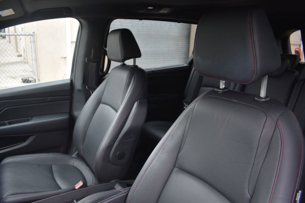 Used 2023 Honda Odyssey Sport image 8