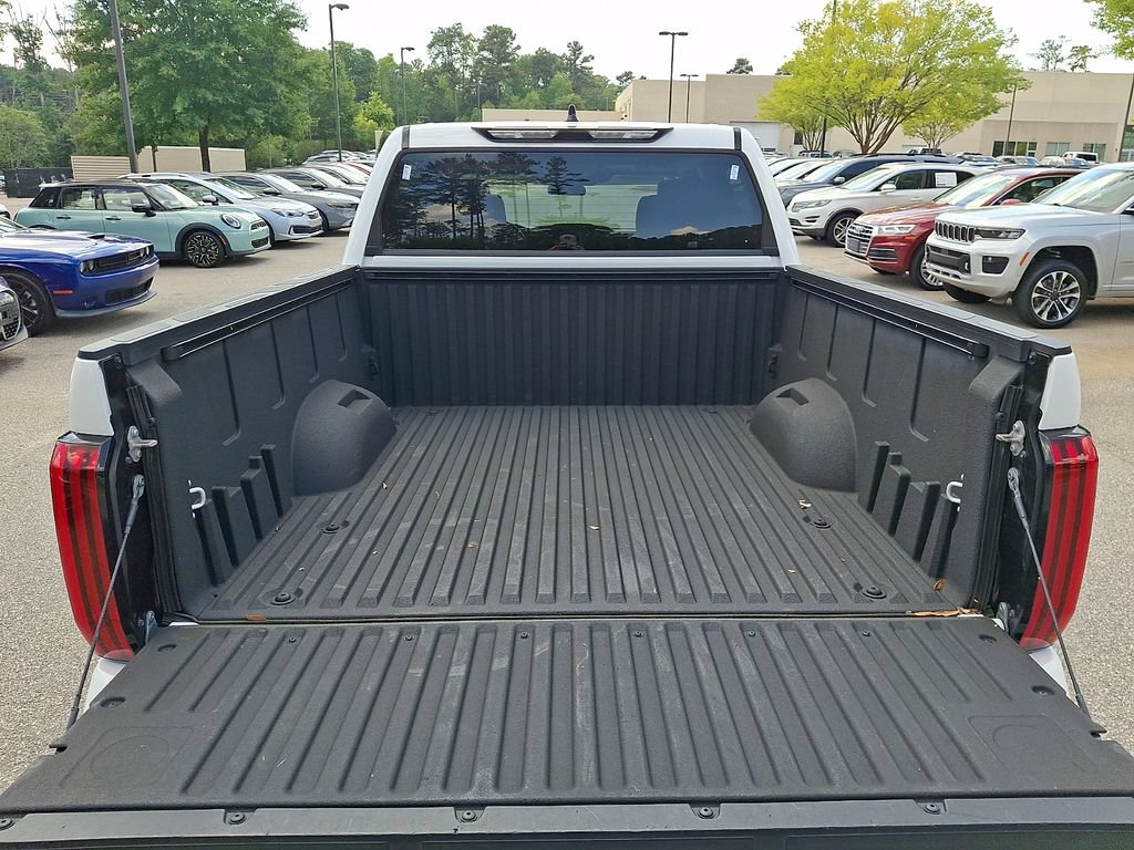 Used 2023 Toyota Tundra SR5 w/ SR5 Convenience Package AWD/4WD image 29