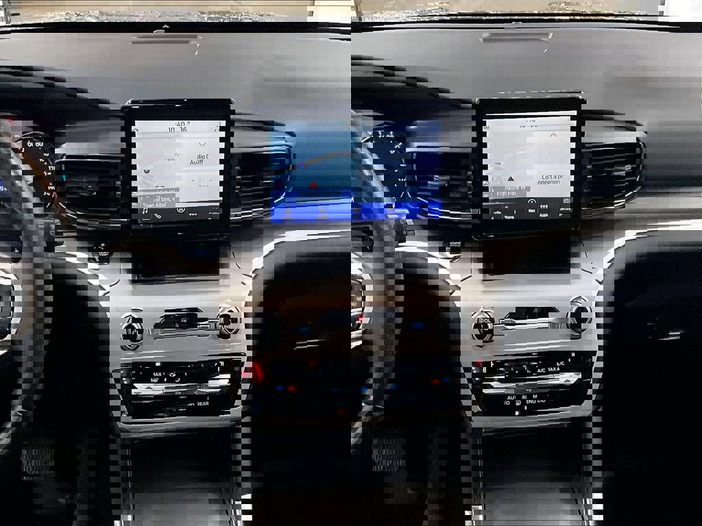 Used 2021 Ford Explorer XLT w/ Equipment Group 202A image 19