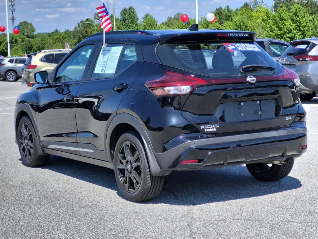 Used 2023 Nissan Kicks SR w/ SR Premium Package FWD image 4