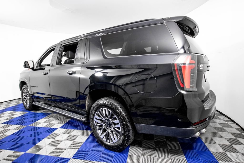 Used 2025 Chevrolet Suburban Z71 AWD/4WD image 6