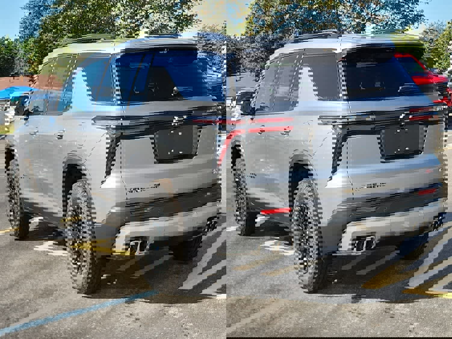 New 2026 Chevrolet Traverse Z71 w/ Enhanced Driving Package image 4