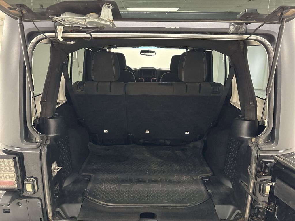 Used 2015 Jeep Wrangler Unlimited Sahara w/ Dual Top Group AWD/4WD image 24