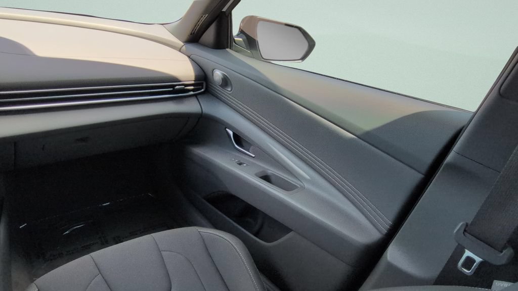 Certified 2026 Hyundai Elantra Sport FWD image 12